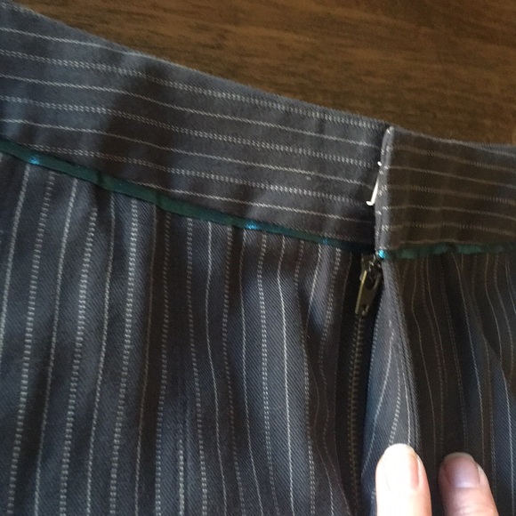 Volcom Gray Striped Pleated Skirt - Sz 5 - Picture 3 of 5